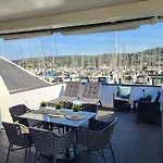 Modern Floating Home - Hausboot Seaesta - Rooftop Jacuzzi Terrace & Marina Portoroz Views Vakantiehuis *