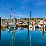 Modern Floating Home - Hausboot Seaesta - Rooftop Jacuzzi Terrace & Marina Portoroz Views *