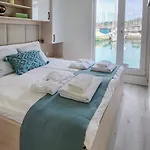 Modern Floating Home - Hausboot Seaesta - Rooftop Jacuzzi Terrace & Marina Portoroz Views Portorož