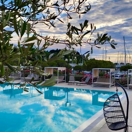 Floating Sea House Seaesta Holiday home