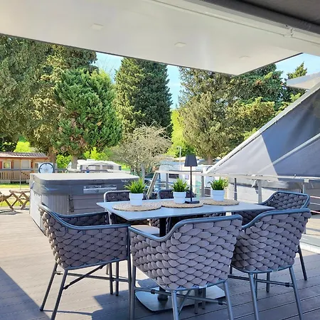 Floating Sea House Seaesta 度假居 波尔托罗