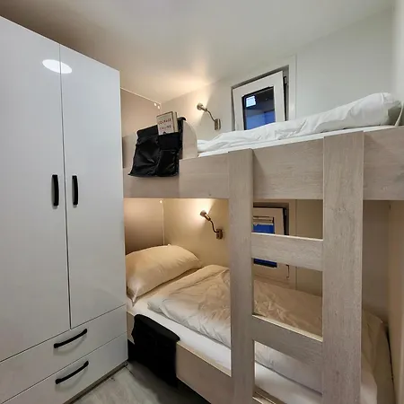 Modern Floating - Hausboot Seaesta - Rooftop Jacuzzi Terrace & Marina Views *