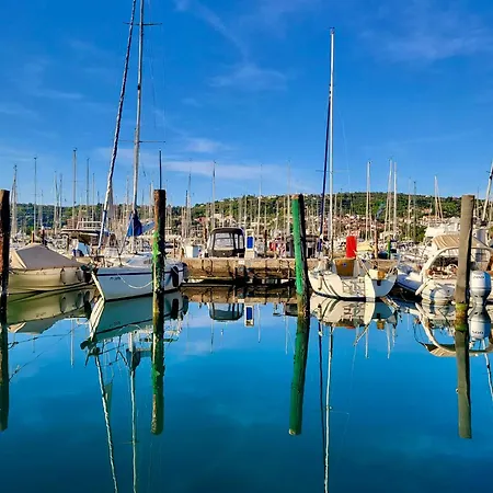 Modern Floating - Hausboot Seaesta - Rooftop Jacuzzi Terrace & Marina Views *