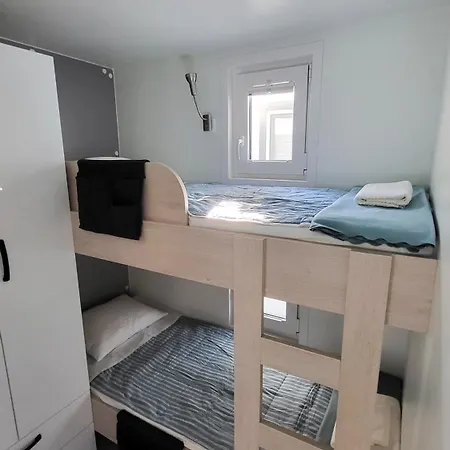 Modern Floating - Hausboot Seaesta - Rooftop Jacuzzi Terrace & Marina Views *