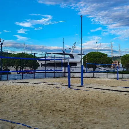 Floating Sea House Seaesta *