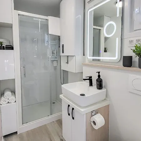 Modern Floating - Hausboot Seaesta - Rooftop Jacuzzi Terrace & Marina Views