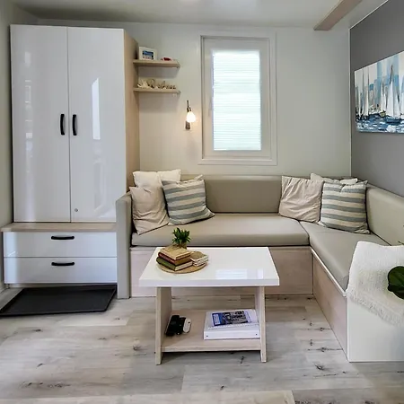 Modern Floating - Hausboot Seaesta - Rooftop Jacuzzi Terrace & Marina Views Dom wakacyjny