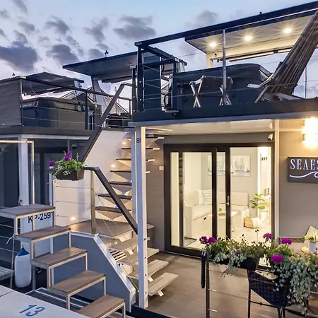 Modern Floating - Hausboot Seaesta - Rooftop Jacuzzi Terrace & Marina Views Portoroz