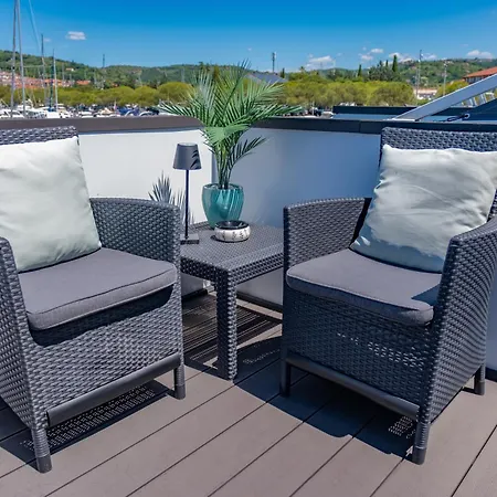 Holiday home Modern Floating - Hausboot Seaesta - Rooftop Jacuzzi Terrace & Marina Views