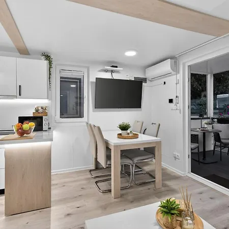 Modern Floating - Hausboot Seaesta - Rooftop Jacuzzi Terrace & Marina Views