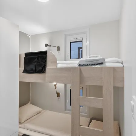 Modern Floating - Hausboot Seaesta - Rooftop Jacuzzi Terrace & Marina Views Portoroz