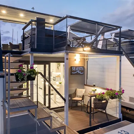 Modern Floating - Hausboot Seaesta - Rooftop Jacuzzi Terrace & Marina Views Portoroz
