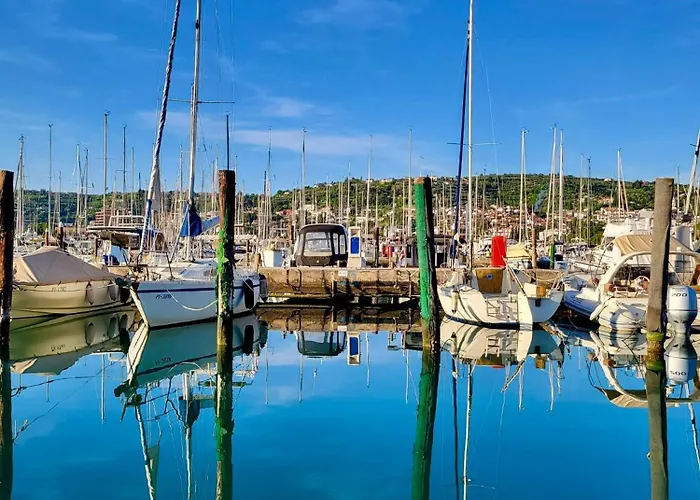 Floating Sea House Seaesta *